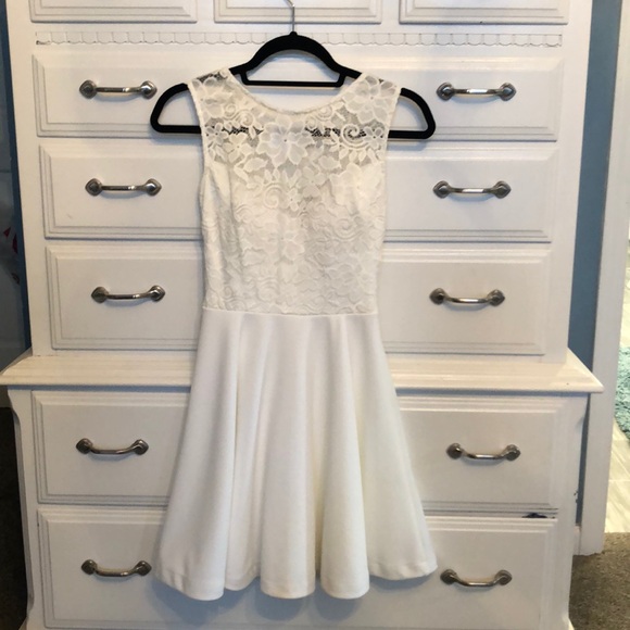Ivory lace bodice skater dress - Picture 3 of 4